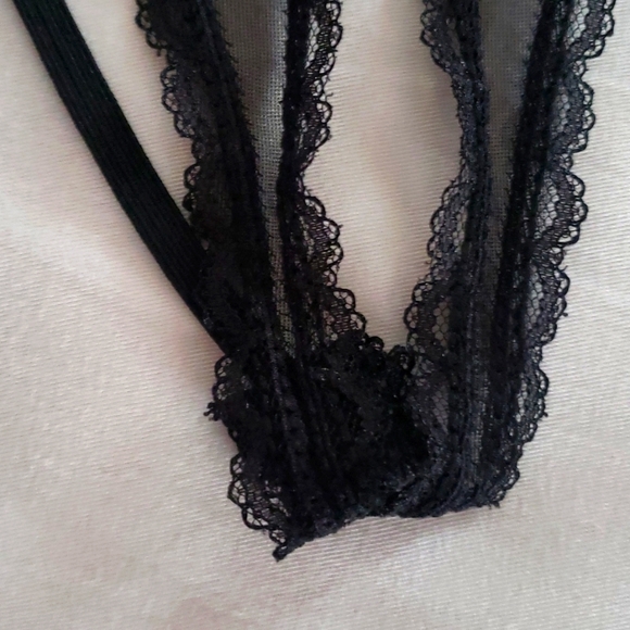 Crotchless thong new - Picture 2 of 6
